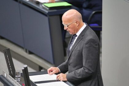Berichte: Verteidigungspolitischer Sprecher der AfD tritt zurück