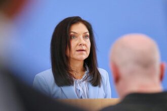 Bundesregierung kappt Konjunkturprognose