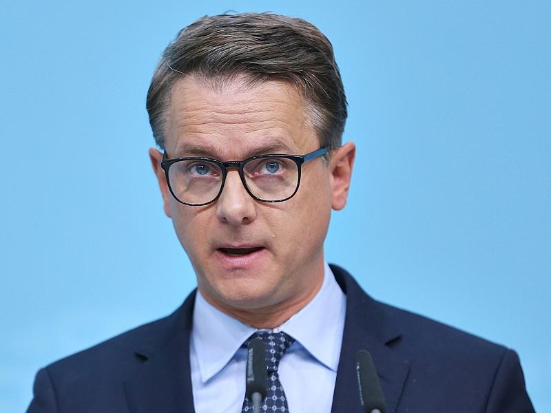 CDU-Generalsekretär fordert Abschaffung der meisten Krankenkassen