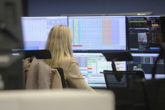 Dax am Mittag leicht im Minus - FMC hinten