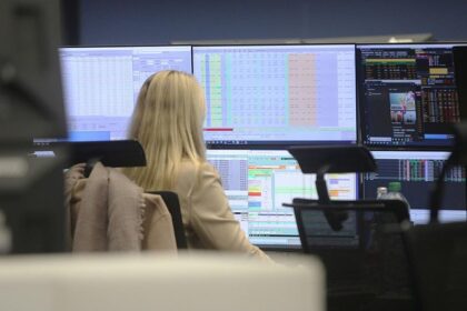 Dax am Mittag leicht im Minus - FMC hinten