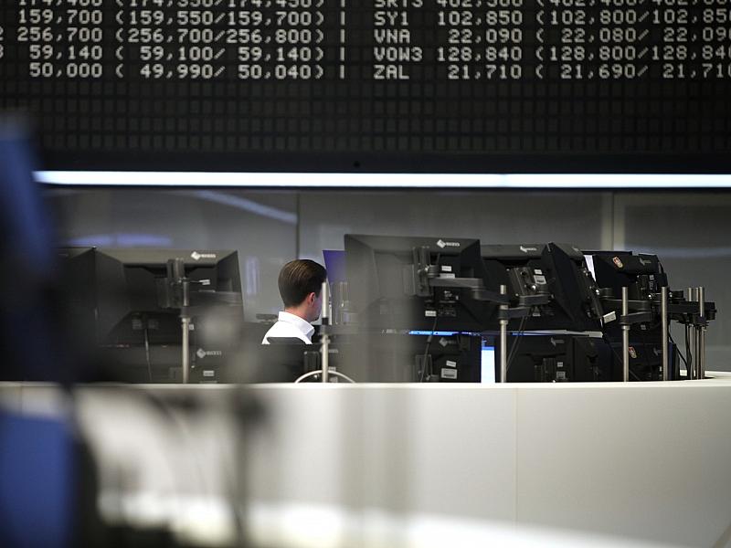 Dax hegt Verluste ein - Telekom unter Druck