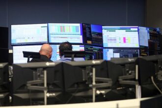 Dax lässt deutlich nach - Iran-Ultimatum belastet Märkte
