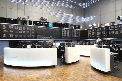 Dax legt kräftig zu - Anleger hoffen auf Kriegsende
