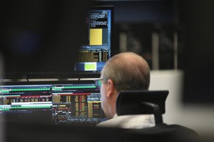 Dax startet nach Ostern leicht im Minus - Trumps Ultimatum im Blick
