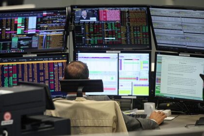 Dax weiter im Minus - Berichtssaison im Blick