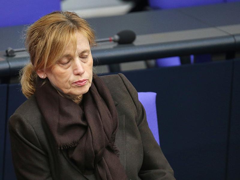 Demokratiepädagogen kritisieren Priens Umbau von "Demokratie leben"