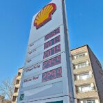 Deutsche sehen Schuld für hohen Benzinpreis bei Ölkonzernen