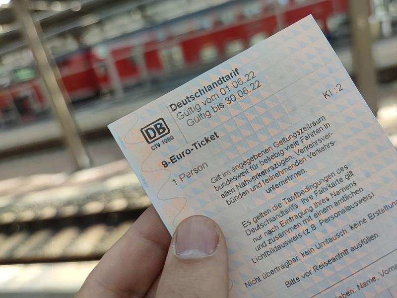 Energiepreise: Linke will Rückkehr des 9-Euro-Tickets