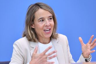 Ex-Wirtschaftsweise drängt Reiche und Habeck zum Krisen-Gespräch