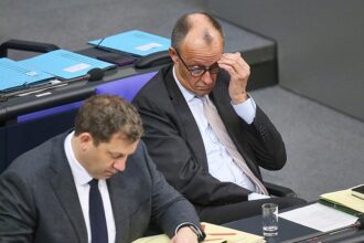 Grüne werfen Schwarz-Rot schlechte Arbeitsmoral vor