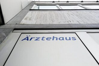 Kassenärzte warnen bei Kürzungen vor deutlich längeren Wartezeiten