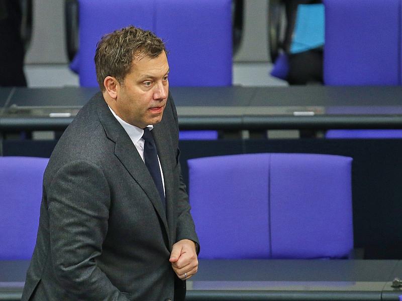 Klingbeil hält "Tankrabatt" für "wichtiges Signal"