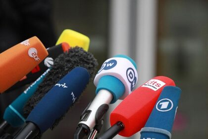 Medien fordern Schutz gegen KI-Ausbeutung