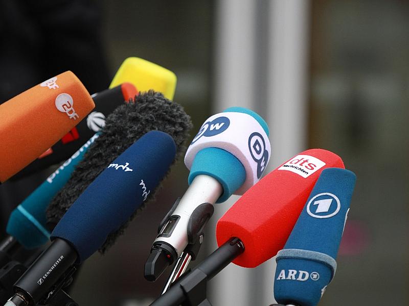 Medien fordern Schutz gegen KI-Ausbeutung