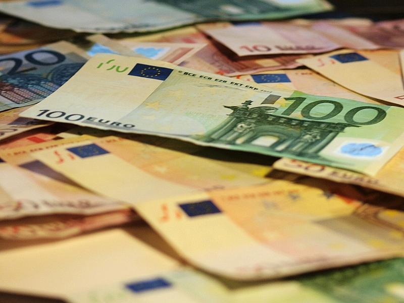 Ökonom rät zu Zwei-Prozent-Steuer auf hohe Millionen-Vermögen