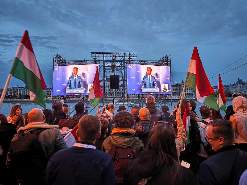 Parlamentswahl in Ungarn: Magyar spricht von "historischem Tag"