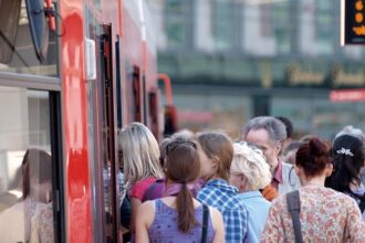 Personenverkehr mit Bussen und Bahnen stagniert