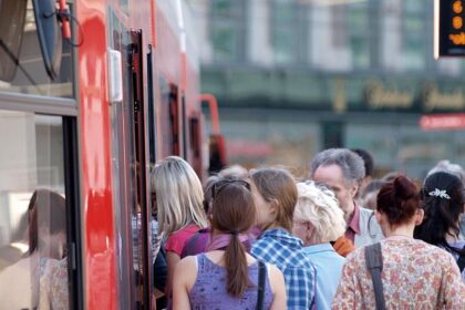 Personenverkehr mit Bussen und Bahnen stagniert