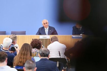 Reza Pahlavi mahnt Westen zu mehr Engagement gegen Mullah-Regime