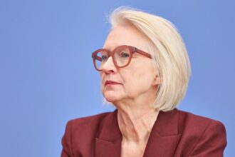 Schnitzer rechnet mit niedrigeren Spritpreisen in einigen Tagen