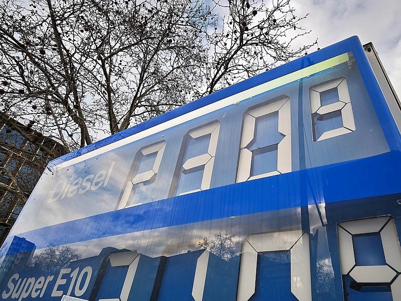 SPD-Fraktionsvize erhebt Vorwürfe gegen Mineralölkonzerne