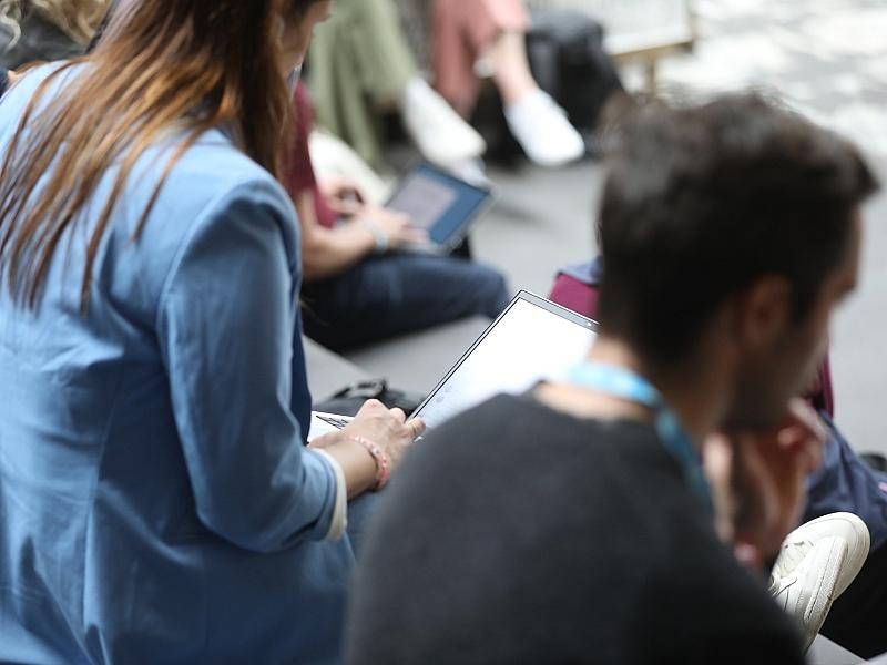 Umfrage: Deutsche blicken gespalten auf "Künstliche Intelligenz"