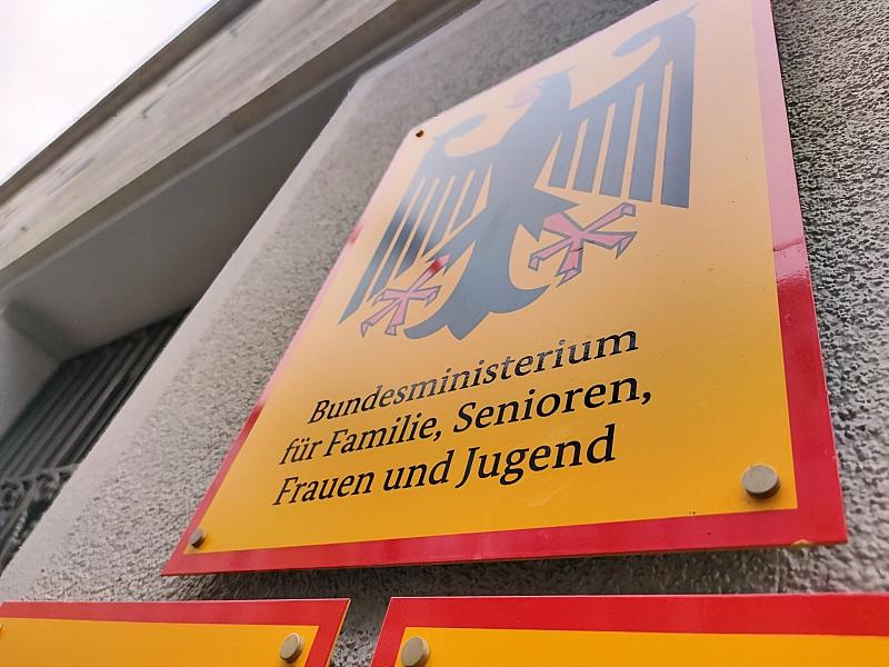 Unmut im Familienministerium wegen Kürzung bei "Demokratie leben"