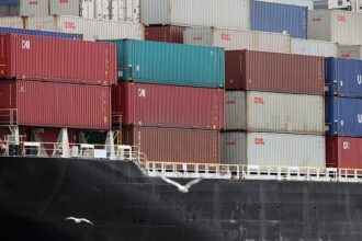 USA beschießen iranisches Containerschiff