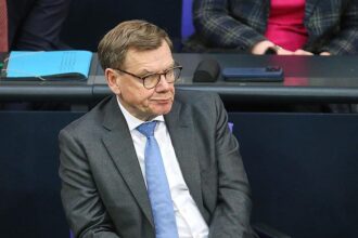 Wadephul zeigt sich prinzipiell bereit zu Absicherung von Seewegen