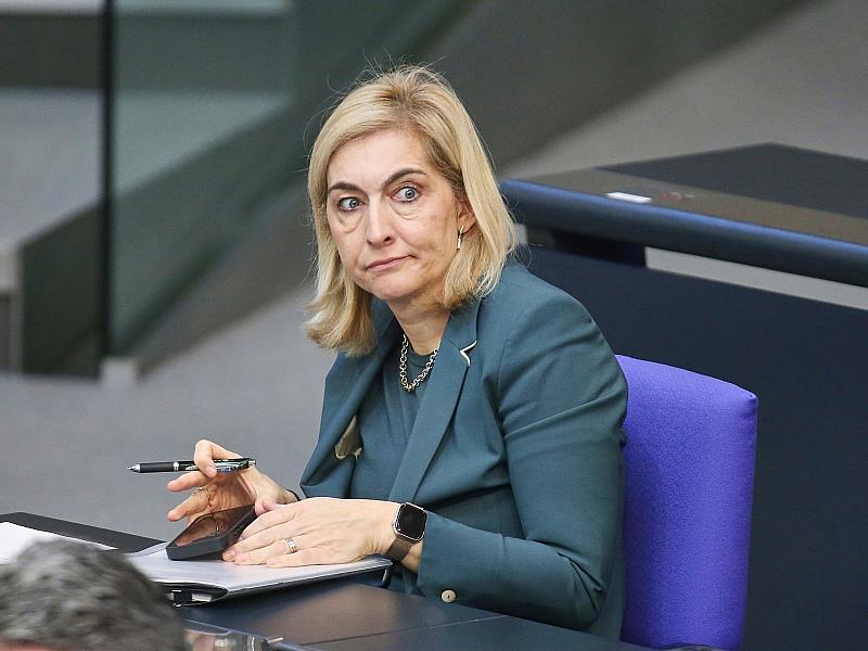 Warken verteidigt Einschränkung beim Hautkrebsscreening