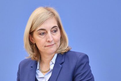 Warken will Bemessungsgrenze für Krankenkassenbeiträge anheben