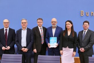 Wirtschaftsinstitute halbieren Konjunkturprognose